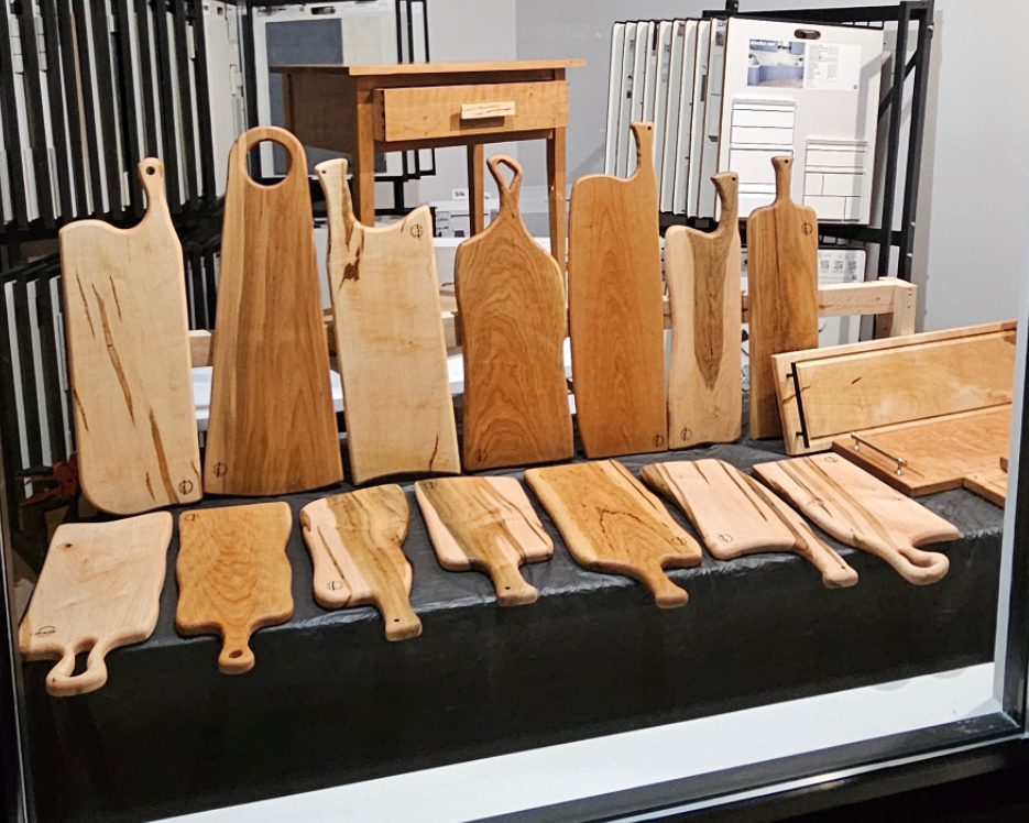 Custom Charcuterie Board (Carved Handles)