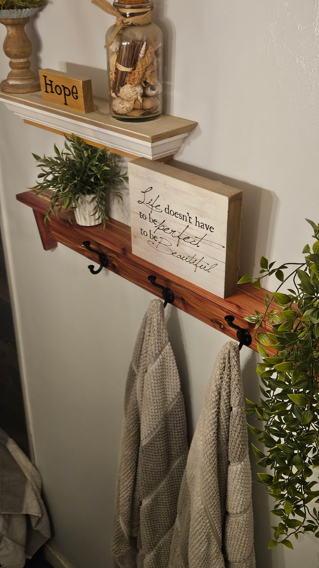 Red Cedar Towel Rack/ Entryway Coat Hanger