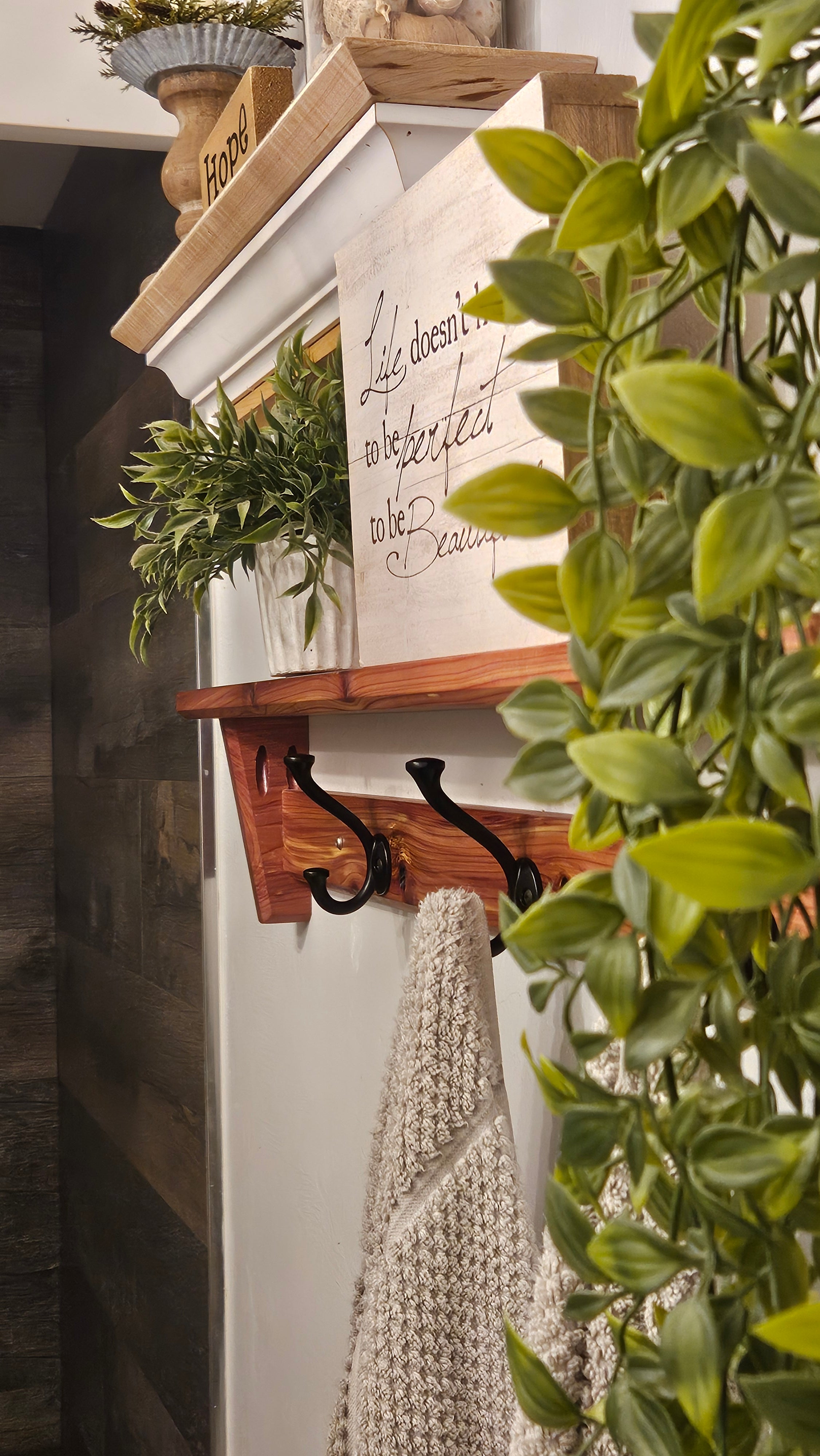 Red Cedar Towel Rack/ Entryway Coat Hanger